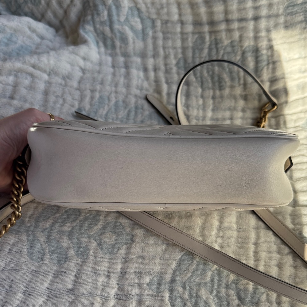 Gucci Beige Leather Crossbody with Gold Chain - Picture 7 of 14